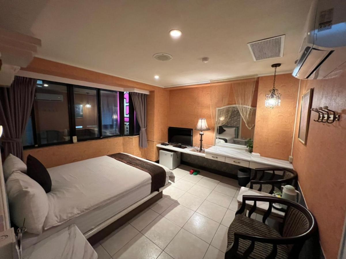 Boston Hotel Città di Chiayi Esterno foto