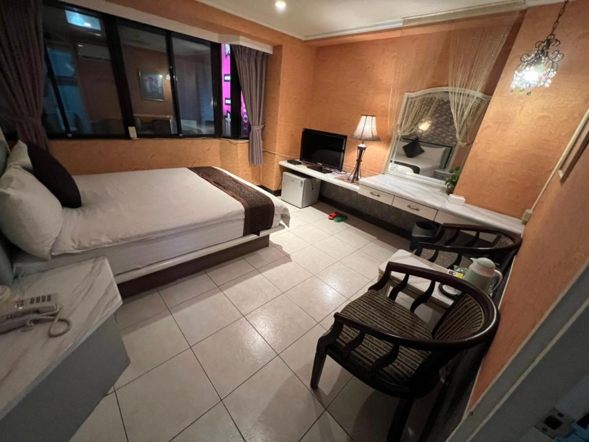 Boston Hotel Città di Chiayi Esterno foto