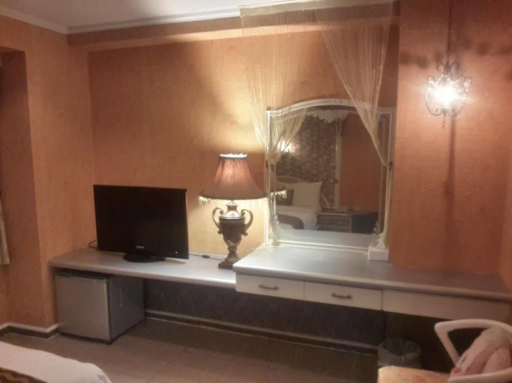 Boston Hotel Città di Chiayi Esterno foto