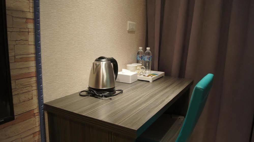Boston Hotel Città di Chiayi Esterno foto