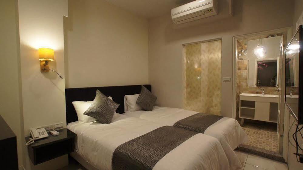 Boston Hotel Città di Chiayi Esterno foto