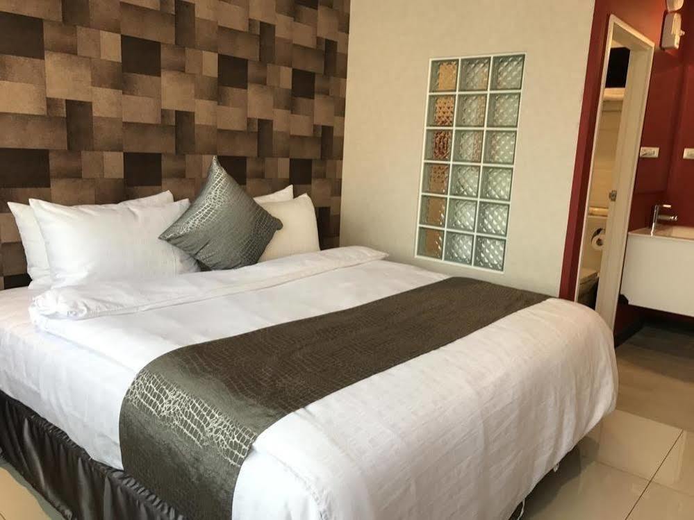 Boston Hotel Città di Chiayi Esterno foto