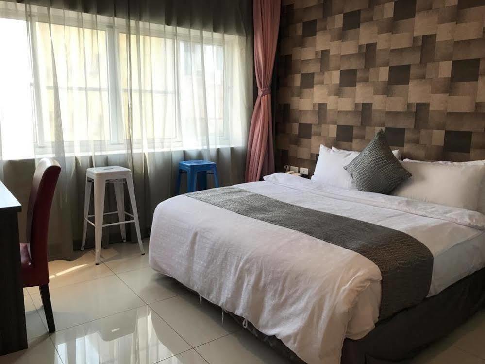 Boston Hotel Città di Chiayi Esterno foto