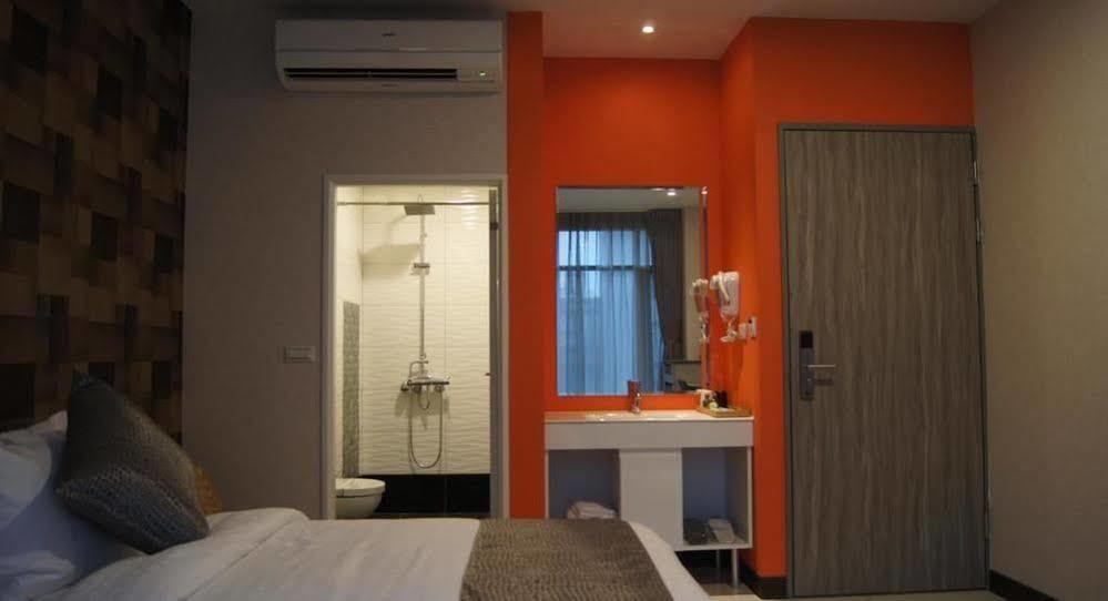 Boston Hotel Città di Chiayi Esterno foto