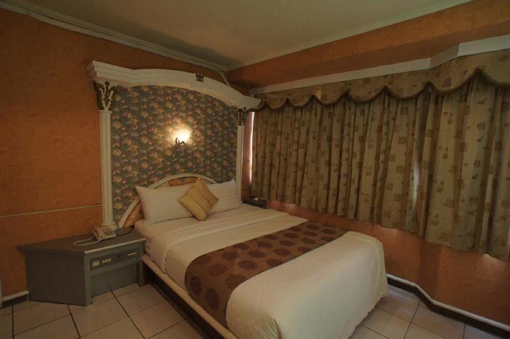 Boston Hotel Città di Chiayi Esterno foto