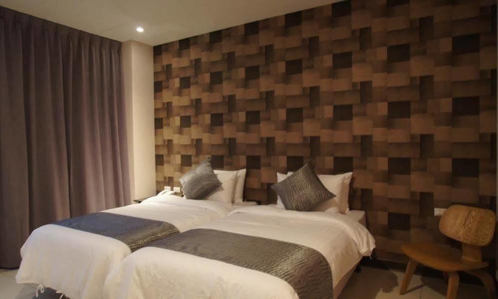 Boston Hotel Città di Chiayi Esterno foto